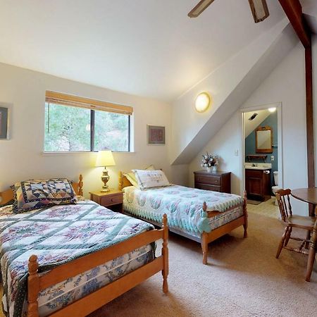 Cozy Chalet 格罗夫兰 外观 照片
